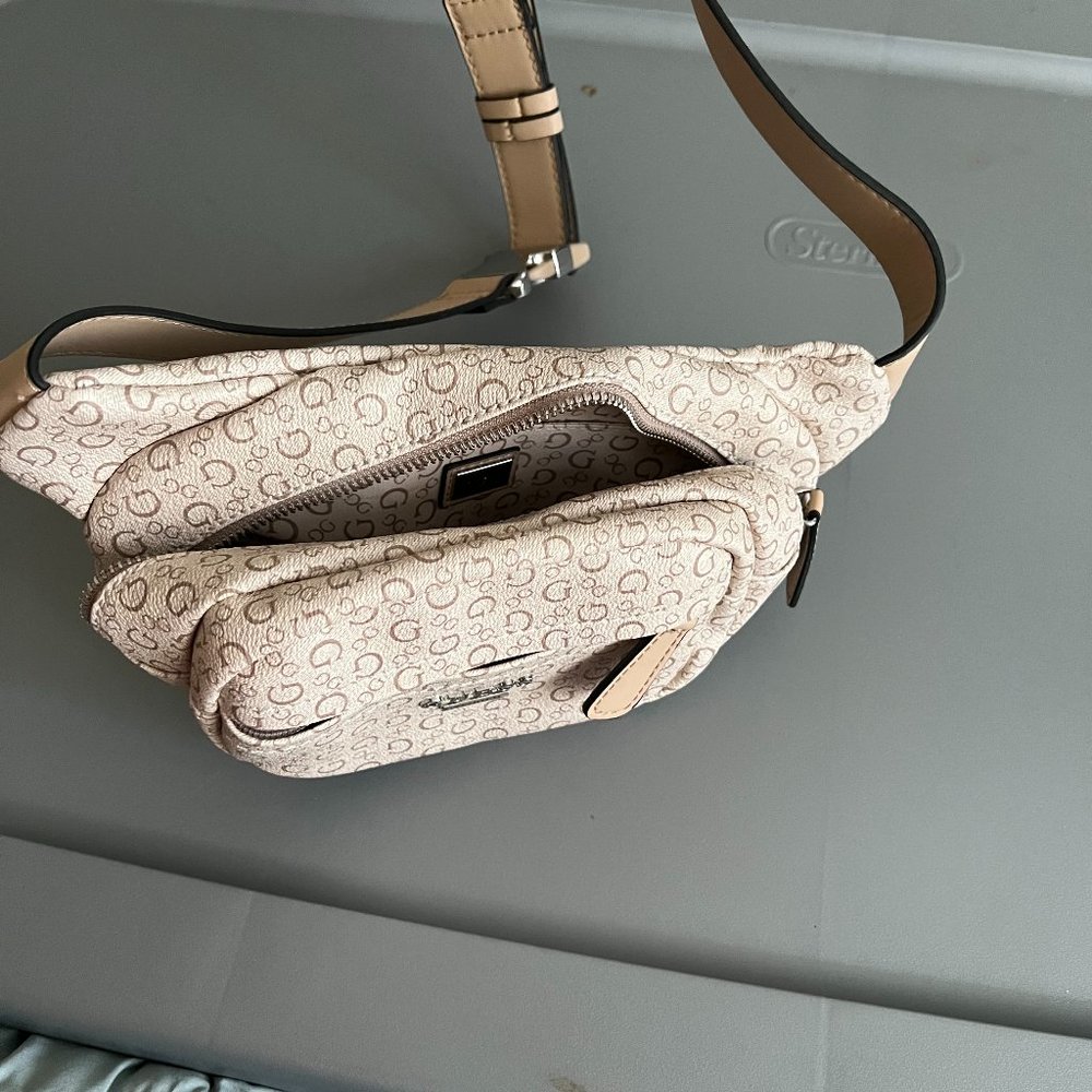 White Guess purse